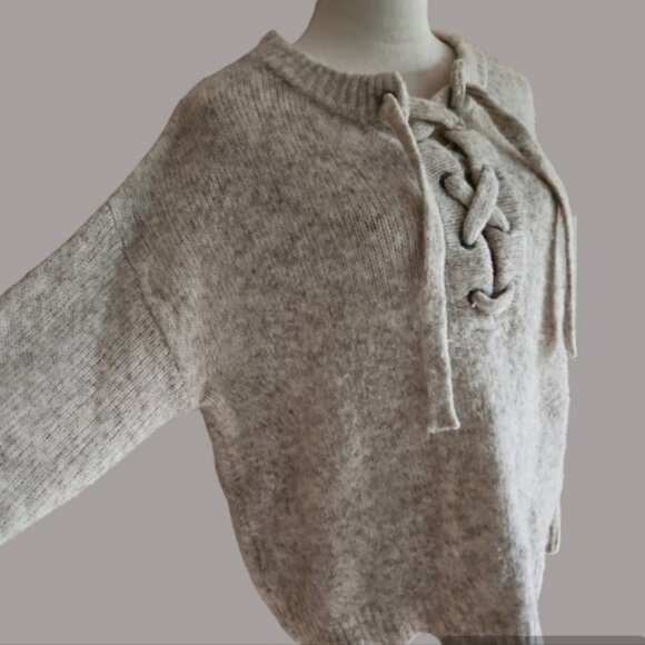 Cliché Wool Blend Oatmeal Lace-up Sweater size L EUC - Picture 3 of 8